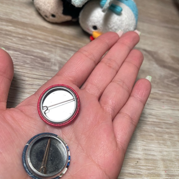 Cute Disney TsumTsum & pins ❤️💙🖤 - Picture 4 of 6